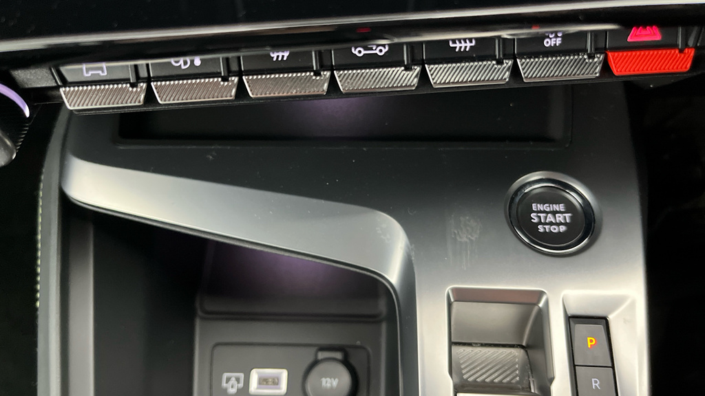 Peugeot 408 1.2 Puretech Allure 130 Eat8 Grey #11