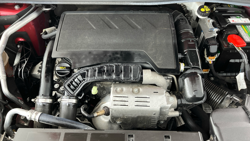 Peugeot 408 1.2 Puretech Allure 130 Eat8 Grey #26