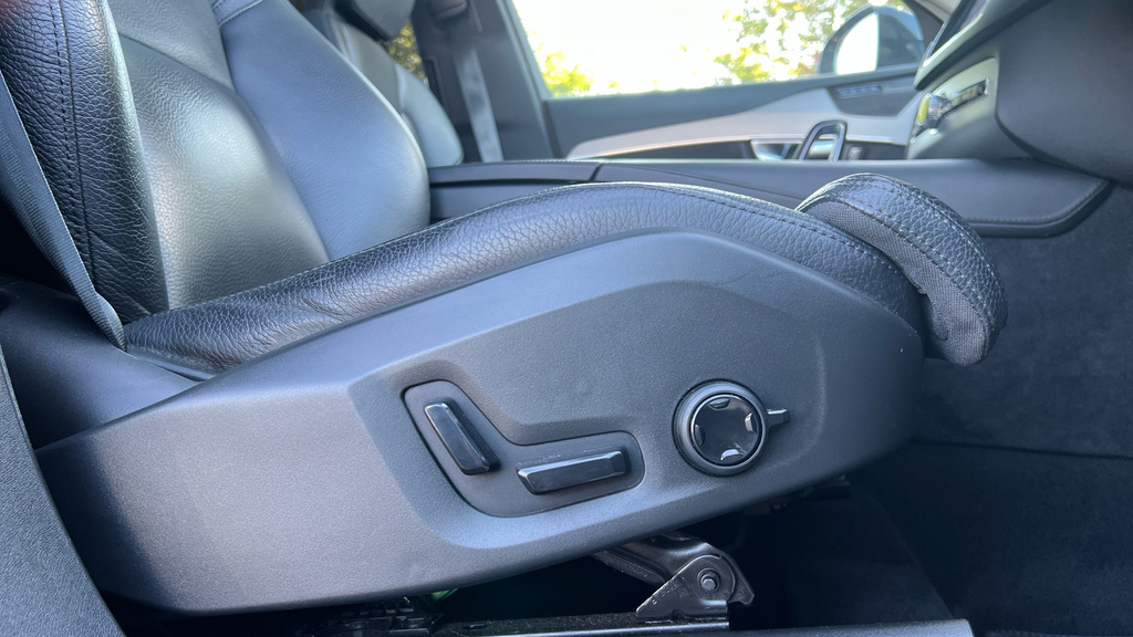 Volvo XC90 Plus, B5 Awd Mild Hybrid, Dark, 7 Seats Silver #35