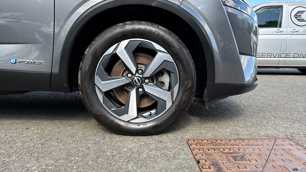 Nissan Qashqai 1.3 Dig-t Mh Acenta Premium Grey #18