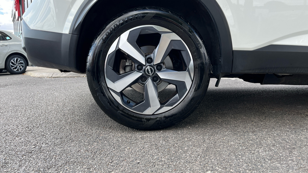 Nissan Qashqai 1.5 E-power N-connecta Silver #17