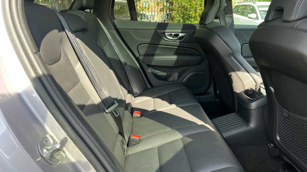 Volvo V60 B4 Mild Hybrid Plus Dark - 2025 74 Blue #26