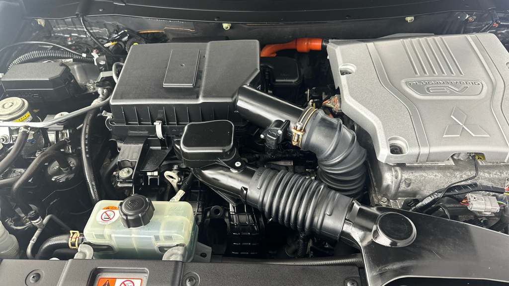 Mitsubishi Outlander Phev Juro Commercial 4Wd Brown #27