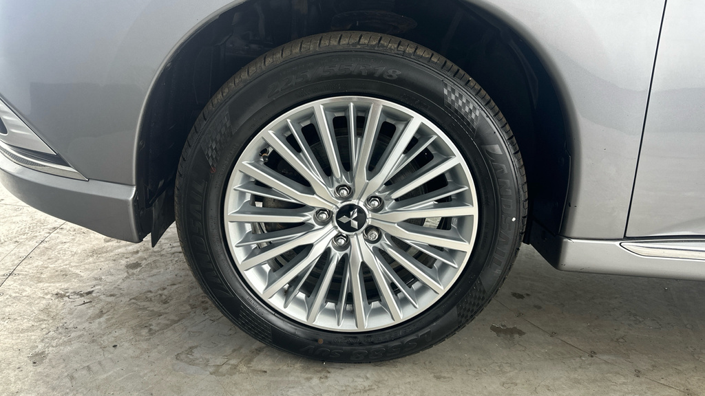 Mitsubishi Outlander Phev Juro Commercial 4Wd Brown #28