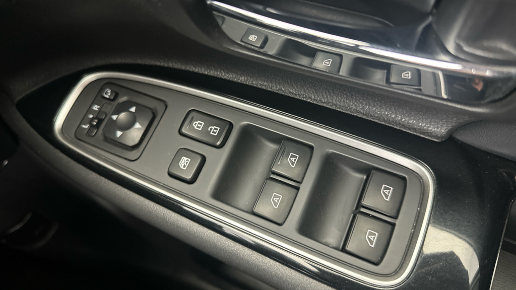 Mitsubishi Outlander Phev Juro Commercial 4Wd Brown #14