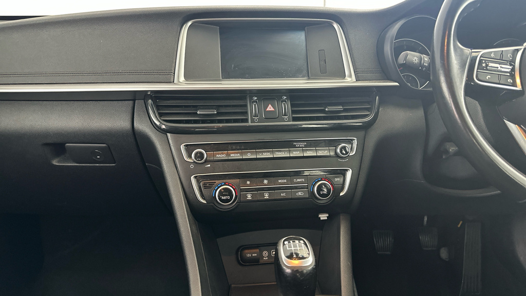 Kia Optima 2.0H Gdi 11.26Kwh Plus Sportswagon Plug White #23