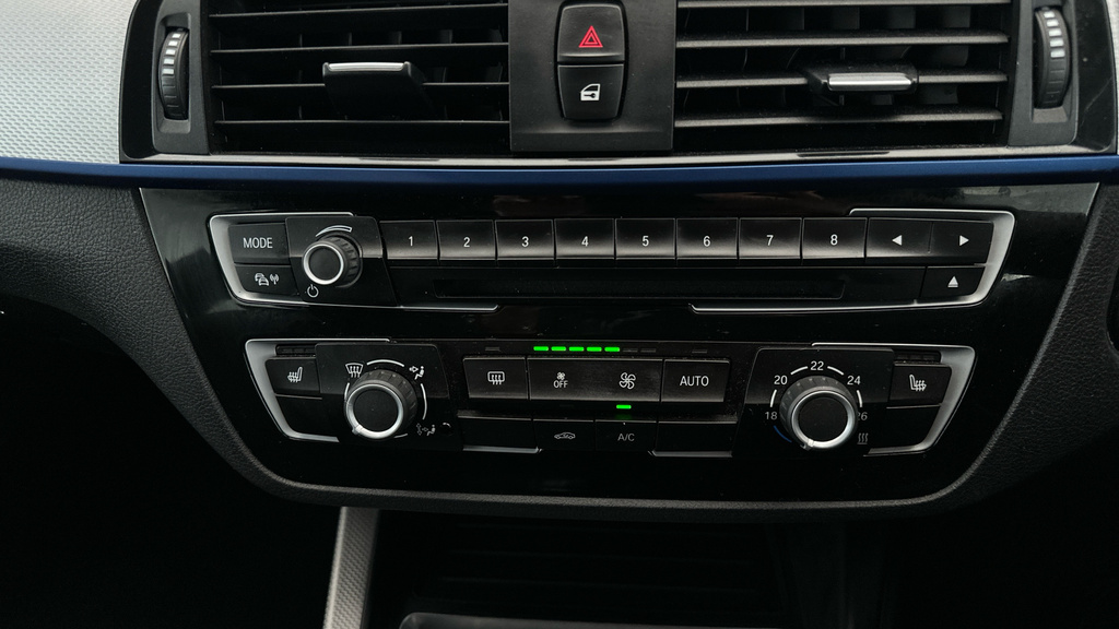 BMW 1 Series 118I 1.5 Sport Nav Hatchback Silver #15