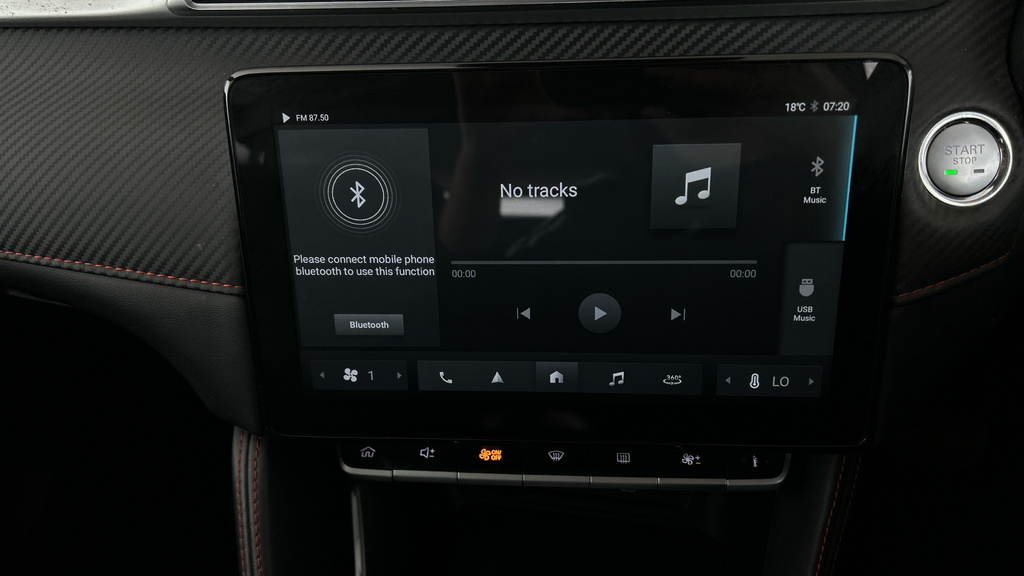 MG ZS 1.0 Exclusive T-gdi 110 Bhp Heated Seats, 10-In Black #16
