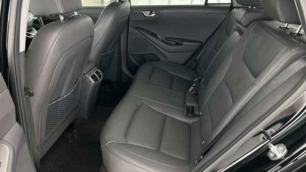 Hyundai Ioniq Premium Se Grey #21