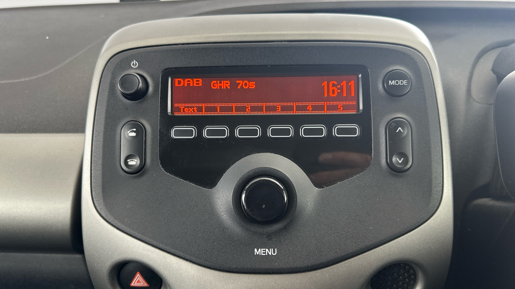 Toyota Aygo X 1L X-cite 4 Red #16