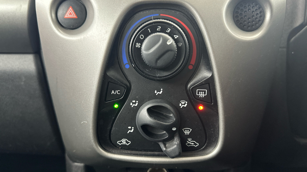 Toyota Aygo X 1L X-cite 4 Red #12