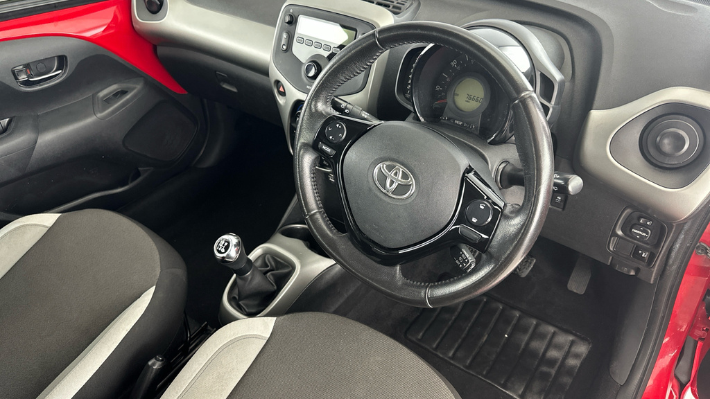 Toyota Aygo X 1L X-cite 4 Red #9