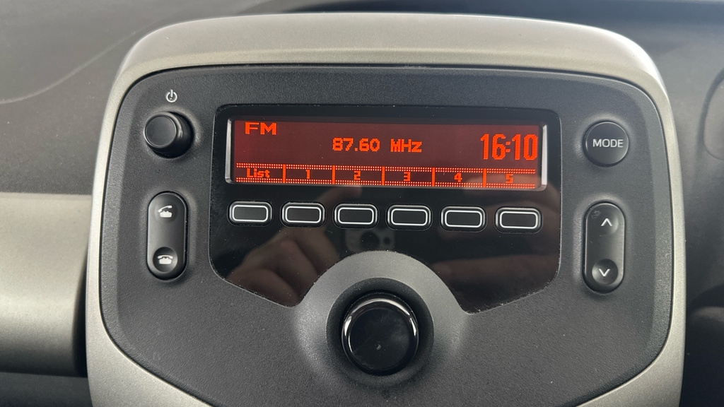 Toyota Aygo X 1L X-cite 4 Red #15