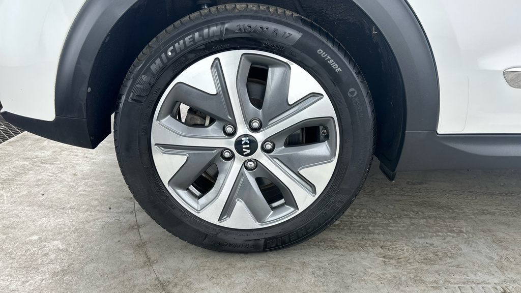 Kia e-Niro Kia Estate 150Kw 4 64Kwh White #28