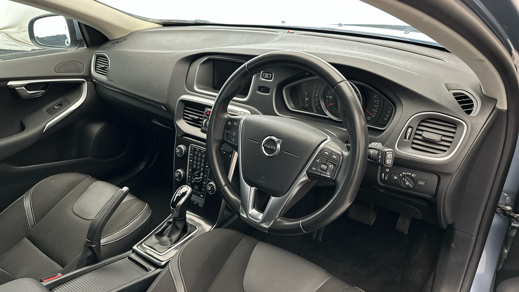 Volvo V40 1.5 T3 152 Inscription Geartronic Blue #10