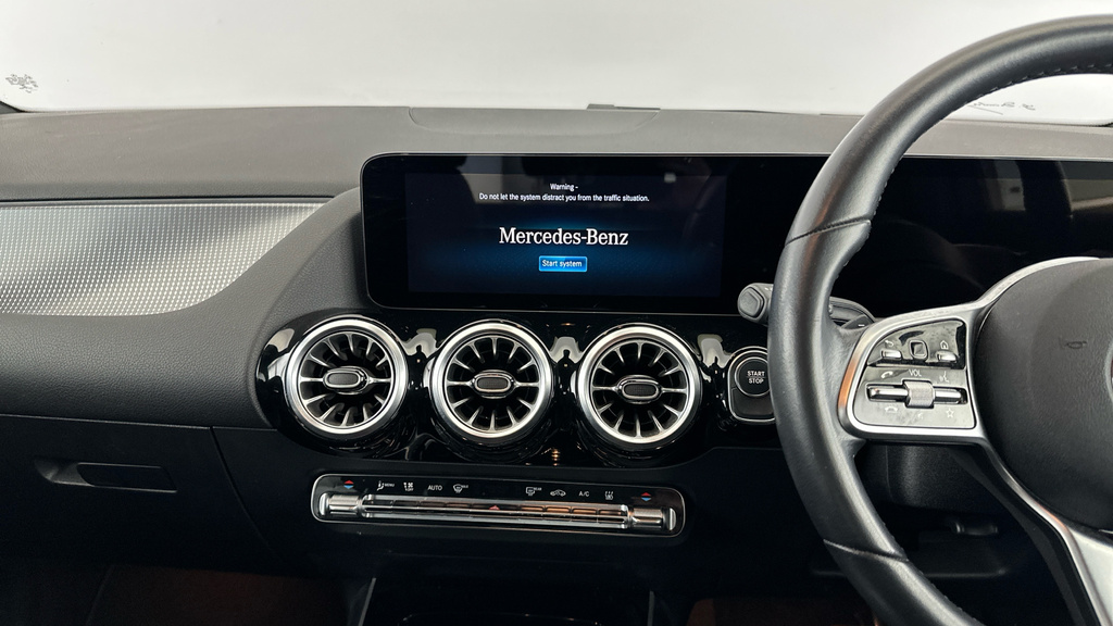 Mercedes-Benz EQA 250 140Kw Amg Line 66.5Kwh 2022 Black #18