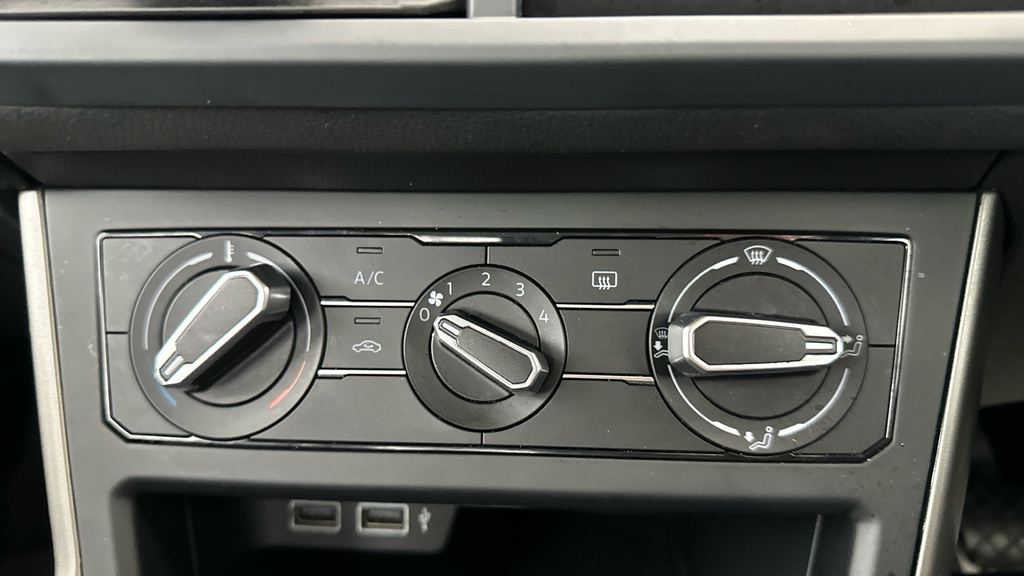 Volkswagen Polo Polo Match Tsi Black #15