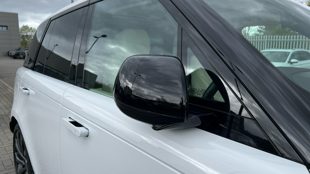 Land Rover Range Rover 3.0 P400 Estate Black #71