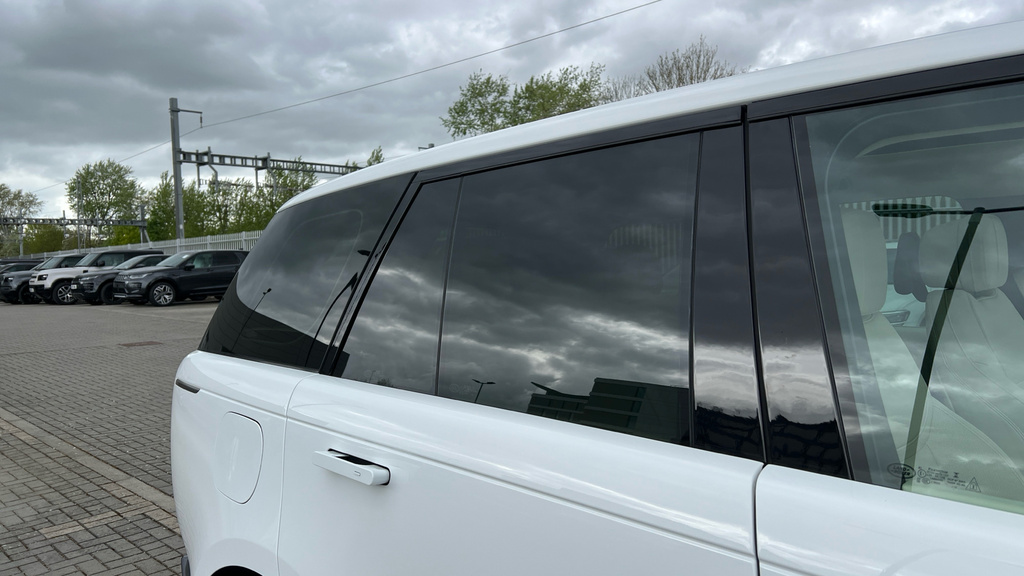 Land Rover Range Rover 3.0 P400 Estate Black #72