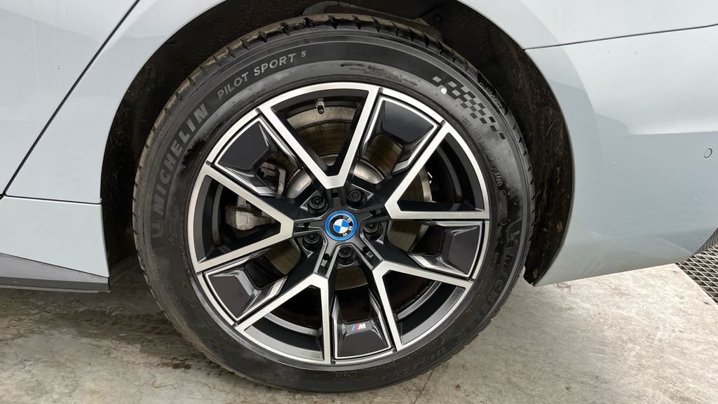 BMW i4 40 83.9Kwh M Sport Gran Coupe Ed Blue #23