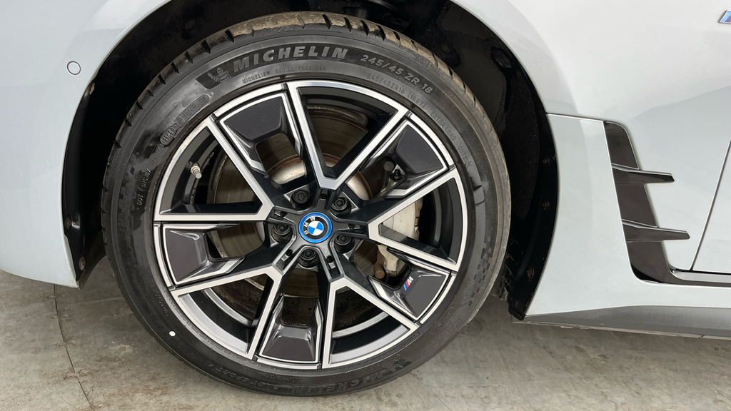 BMW i4 40 83.9Kwh M Sport Gran Coupe Ed Blue #22