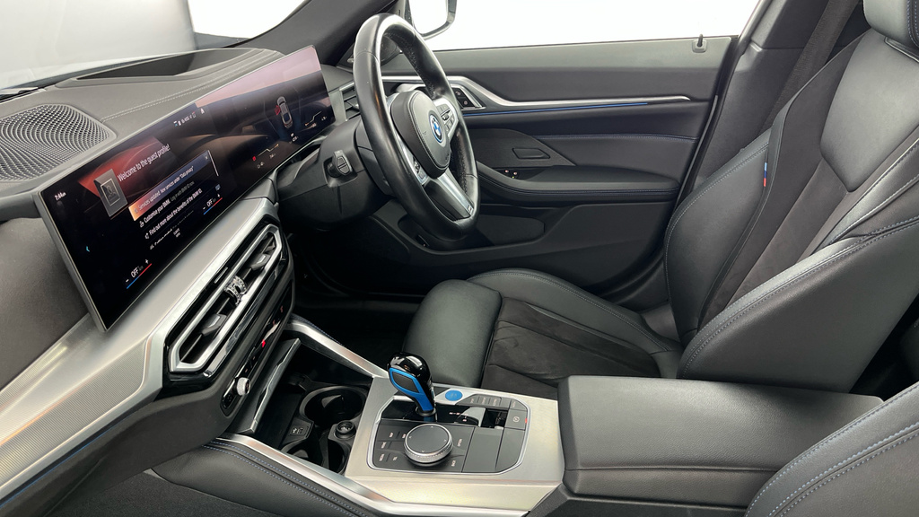 BMW i4 40 83.9Kwh M Sport Gran Coupe Ed Blue #29