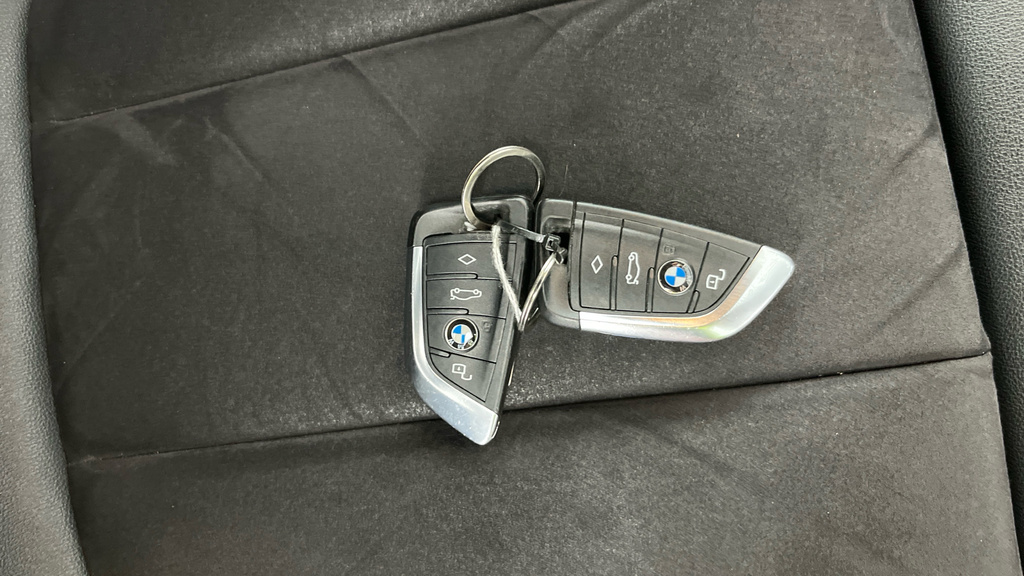 BMW i4 40 83.9Kwh M Sport Gran Coupe Ed Blue #27