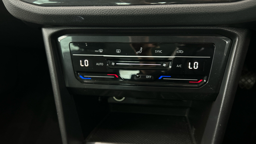 Volkswagen Tiguan 1.5L R-line Black #18