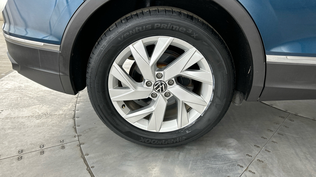 Volkswagen Tiguan 1.5L R-line Black #25