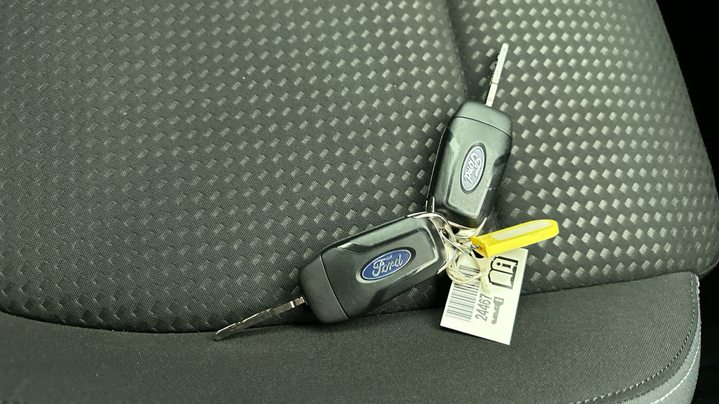 Ford Focus Zetec Estate 1.5 Tdci In Black With Only 6K Black #27