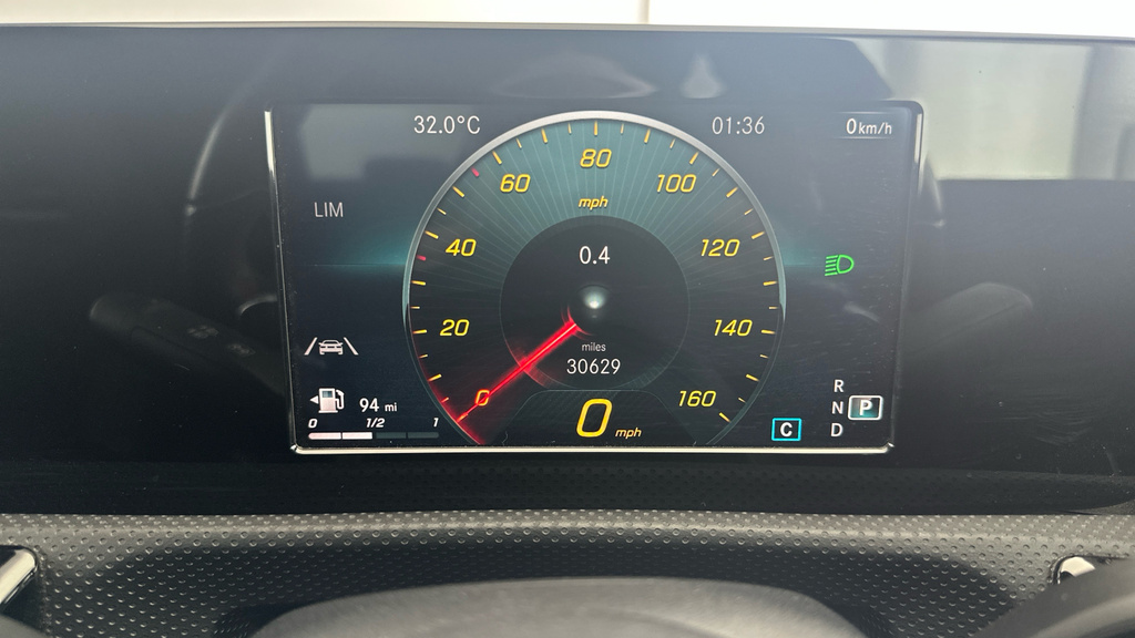 Mercedes-Benz A Class 1.5 A180d Sport Hatchback 7G-dct Euro 6 White #24