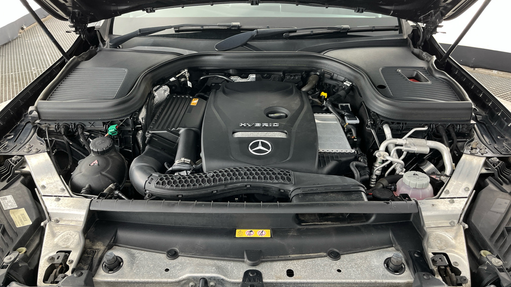 Mercedes-Benz GLC Class 300 4Matic Sport 9G-tronic Red #42