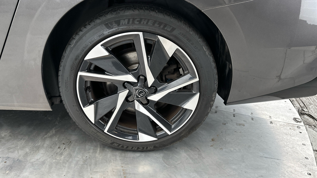 Peugeot 308 Bluehdi Ss Sw Allure Black #24