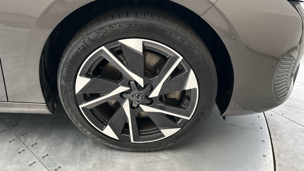 Peugeot 308 Bluehdi Ss Sw Allure Black #26