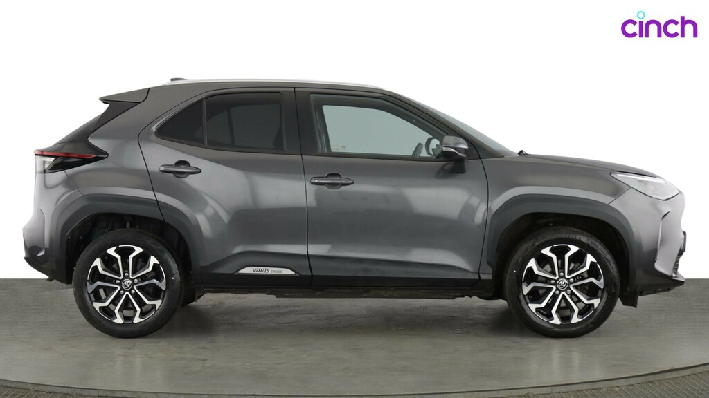 Toyota Yaris Cross Design White #2