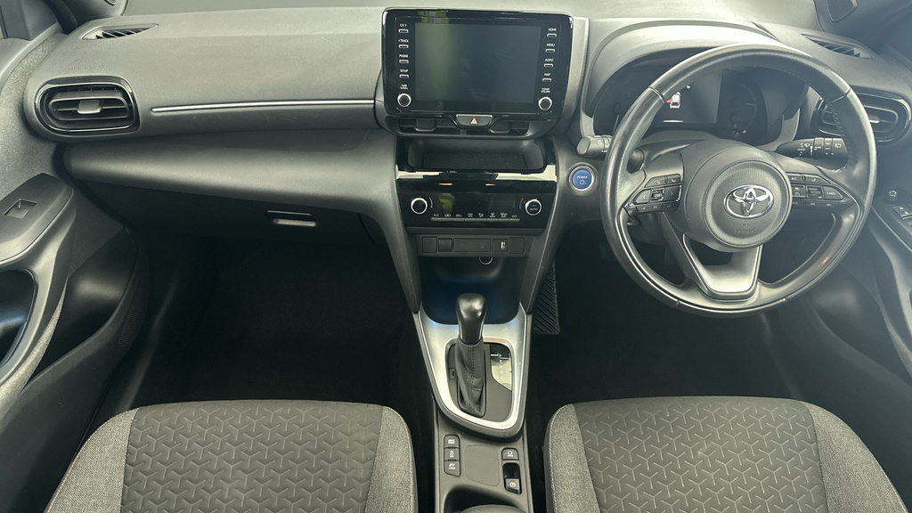 Toyota Yaris Cross Design White #13