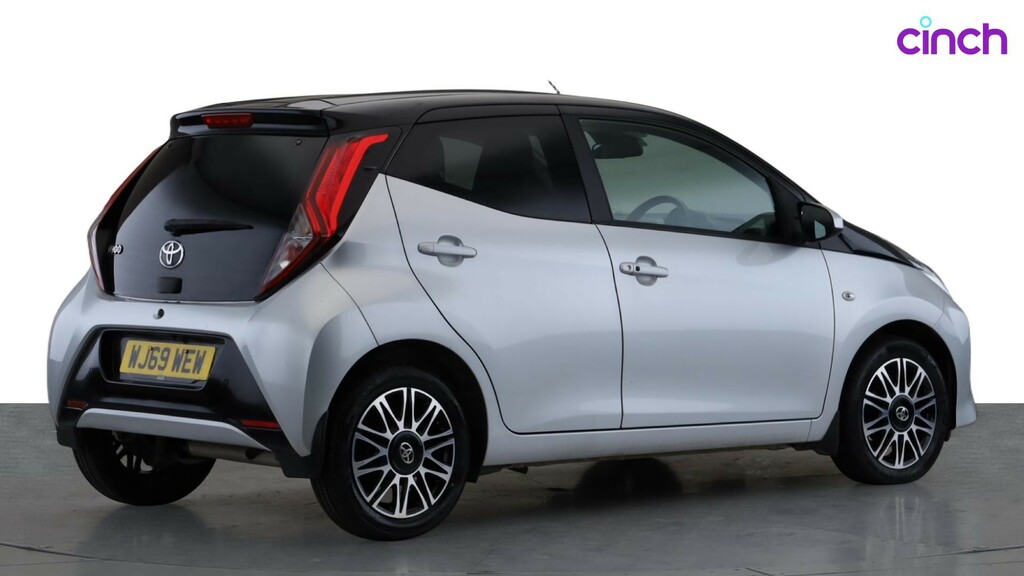Toyota Aygo X Vvt-i X-play Red #3