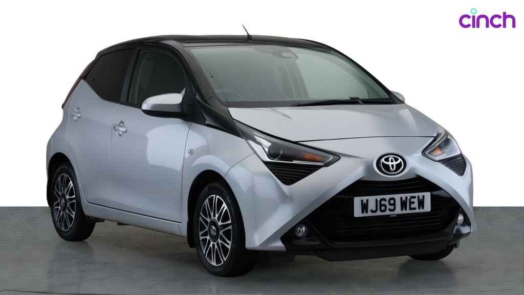 Toyota Aygo X Vvt-i X-play Red #1