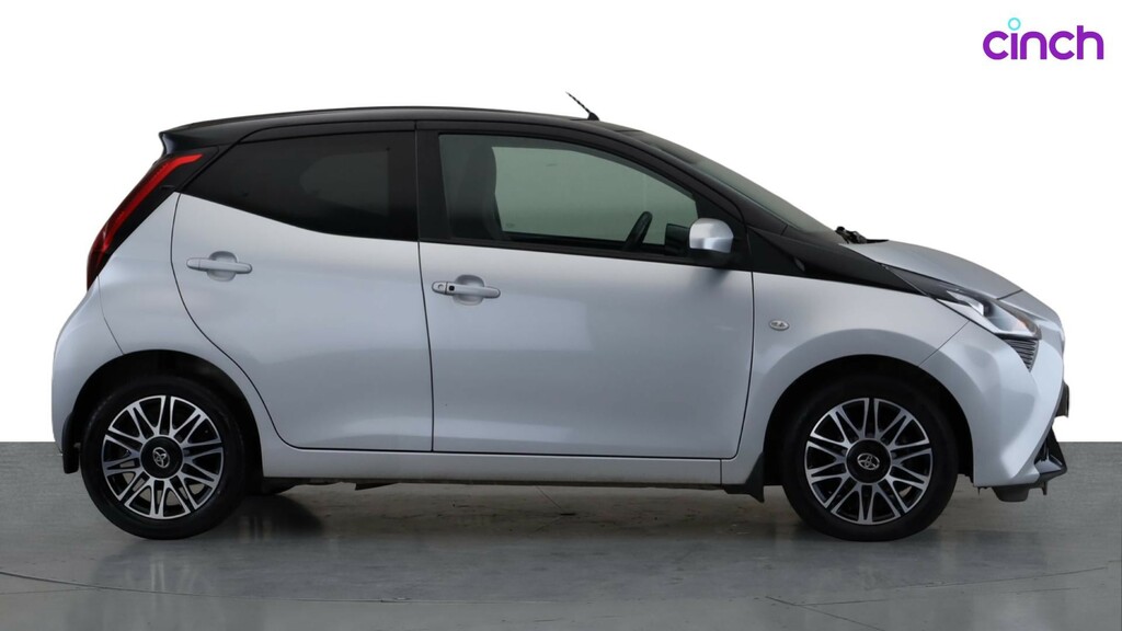 Toyota Aygo X Vvt-i X-play Red #2