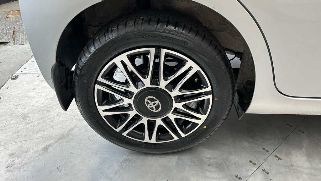 Toyota Aygo X Vvt-i X-play Red #23