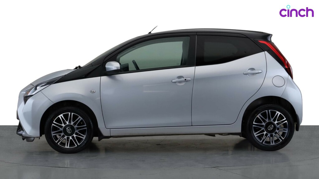 Toyota Aygo X Vvt-i X-play Red #7