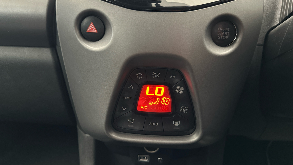 Toyota Aygo X Vvt-i X-play Red #15