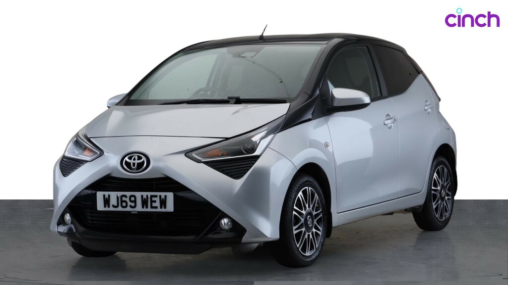 Toyota Aygo X Vvt-i X-play Red #8