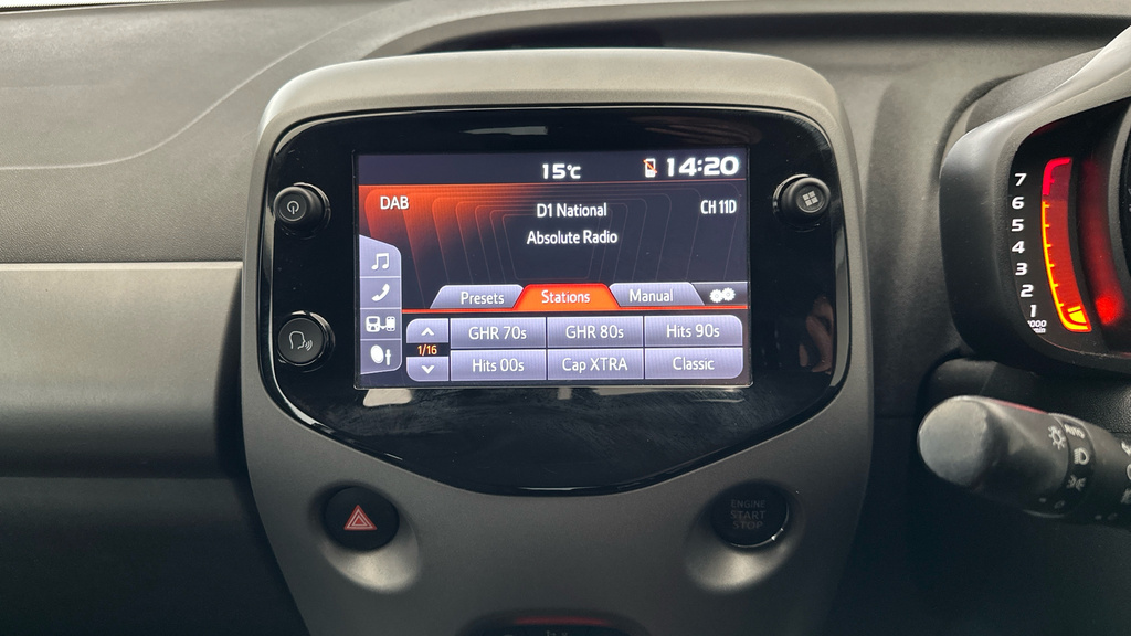 Toyota Aygo X Vvt-i X-play Red #16