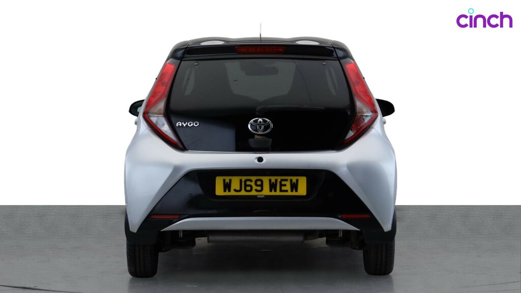 Toyota Aygo X Vvt-i X-play Red #5