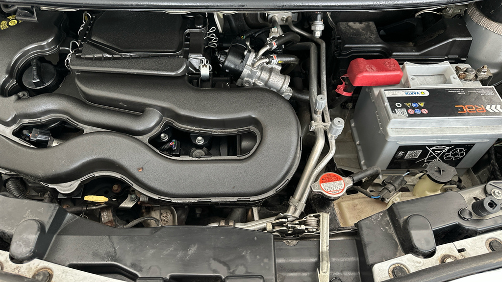 Toyota Aygo X Vvt-i X-play Red #20