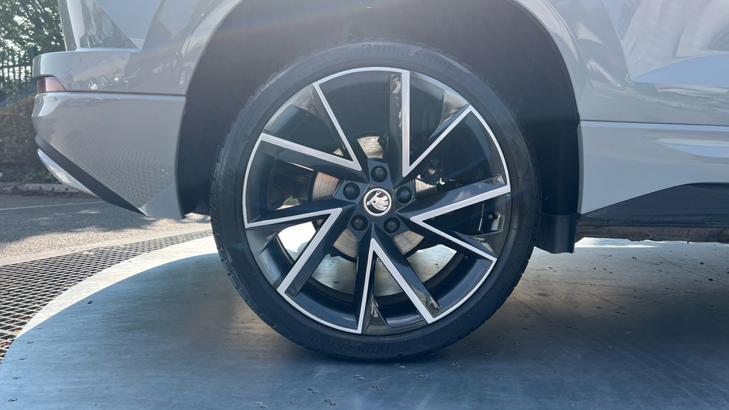 Skoda Karoq 1.5 Tsi Sportline Dsg White #28