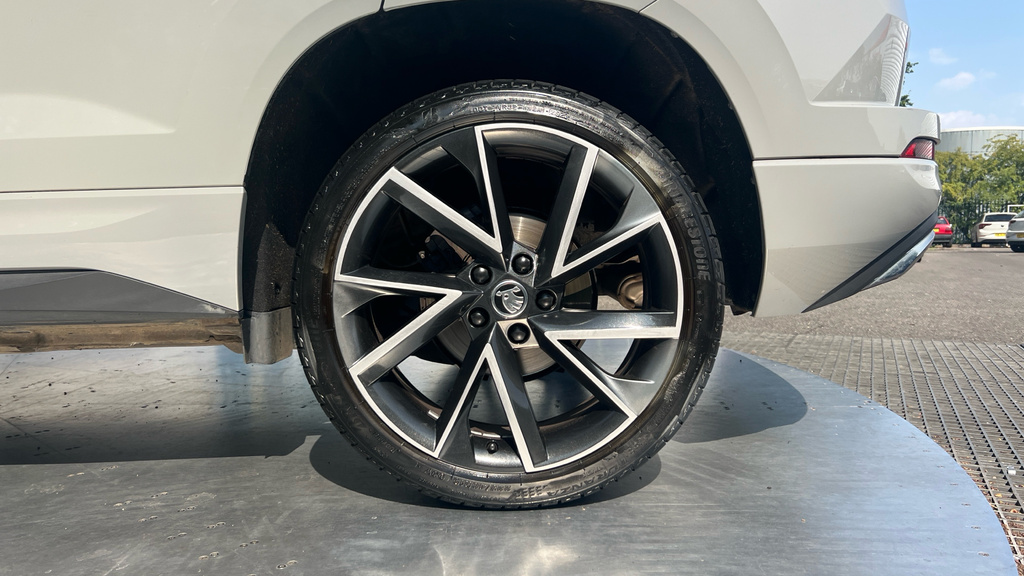 Skoda Karoq 1.5 Tsi Sportline Dsg White #27