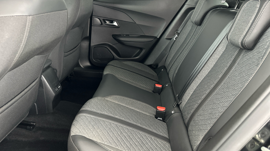 Peugeot 2008 1.2 Hybrid 136 Gt E-dsc6 Grey #18