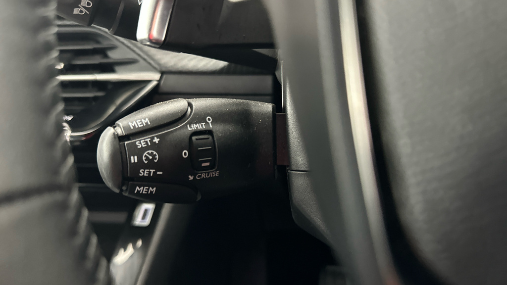 Peugeot 2008 1.2 Hybrid 136 Gt E-dsc6 Grey #15